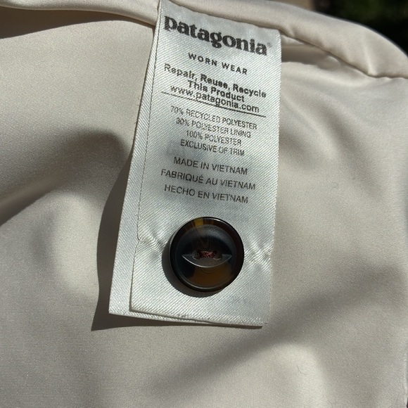 Patagonia Women's Tan Teddy Jacket - Picture 4 of 6